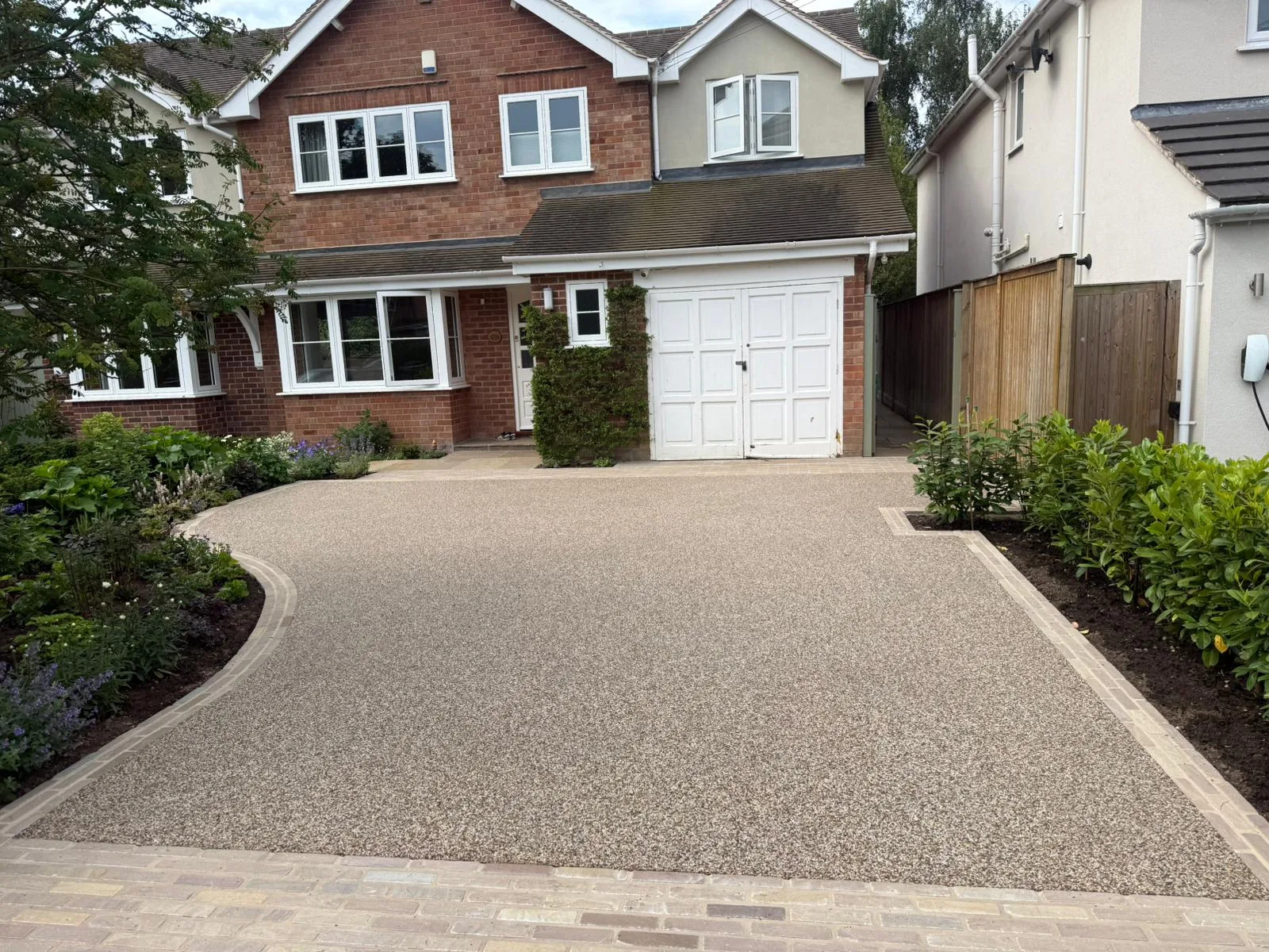 Resin bound driveway installation in Leicestershire